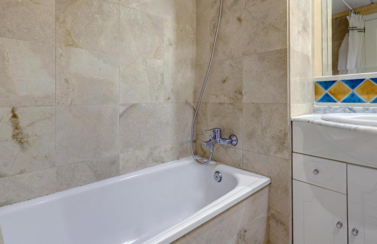 First Line Beach Apartment Марбеля Екстериор снимка